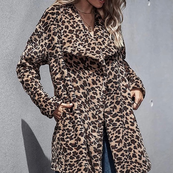 Chouyatou Jackets & Blazers - Cheetah print faux fur coat